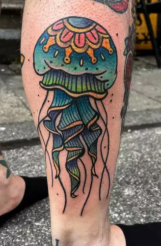 arina, læg, vandmand, traditiona-color-tattoo
